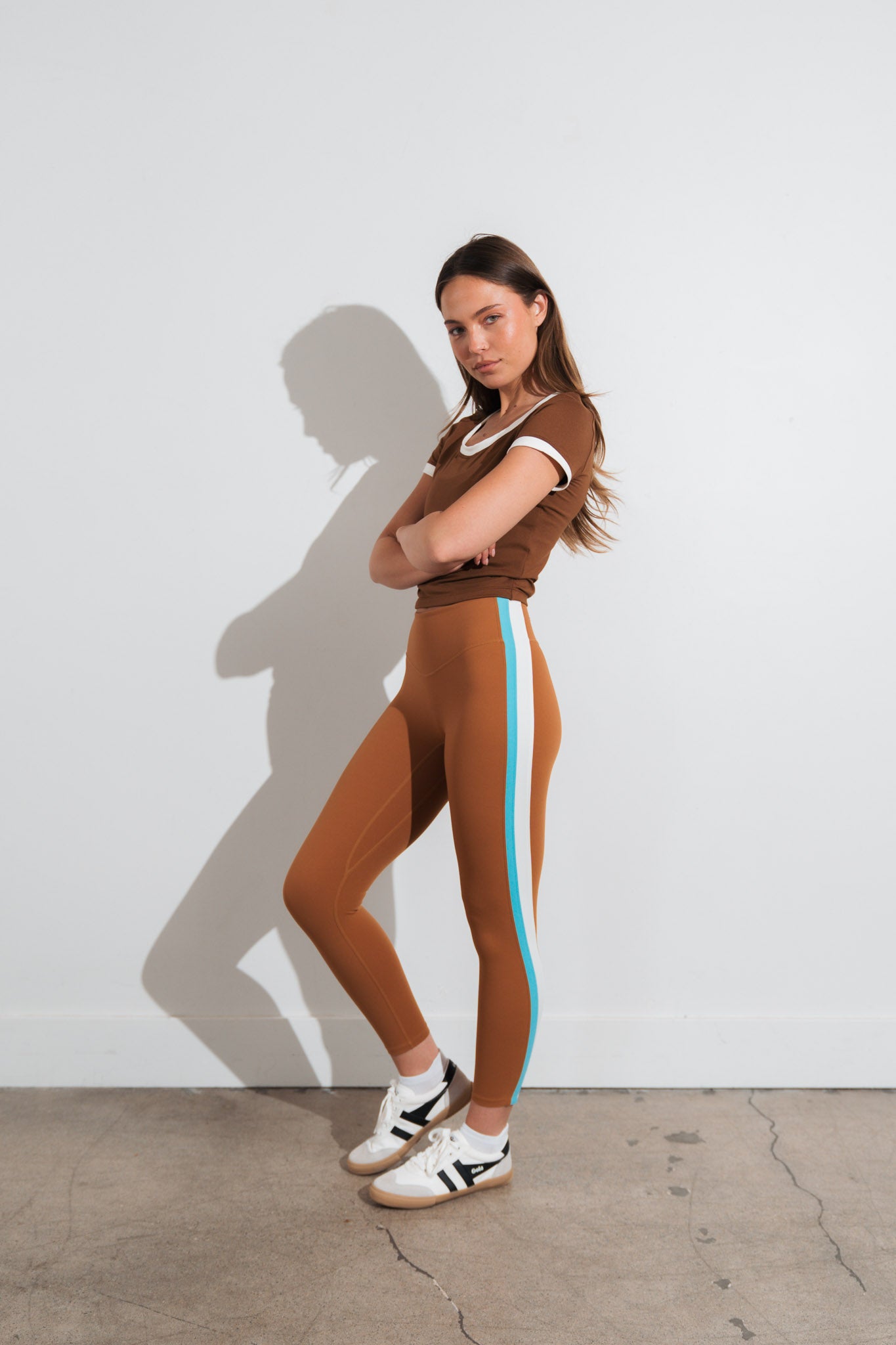 Vitality Motive Scoop Tee - Toffee Contrast