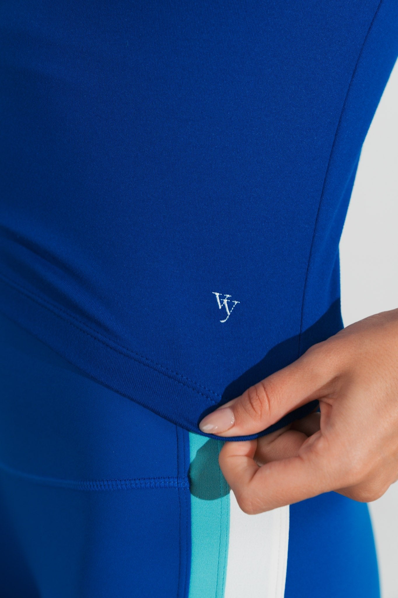 Vitality Motive Scoop Tee - River Contrast