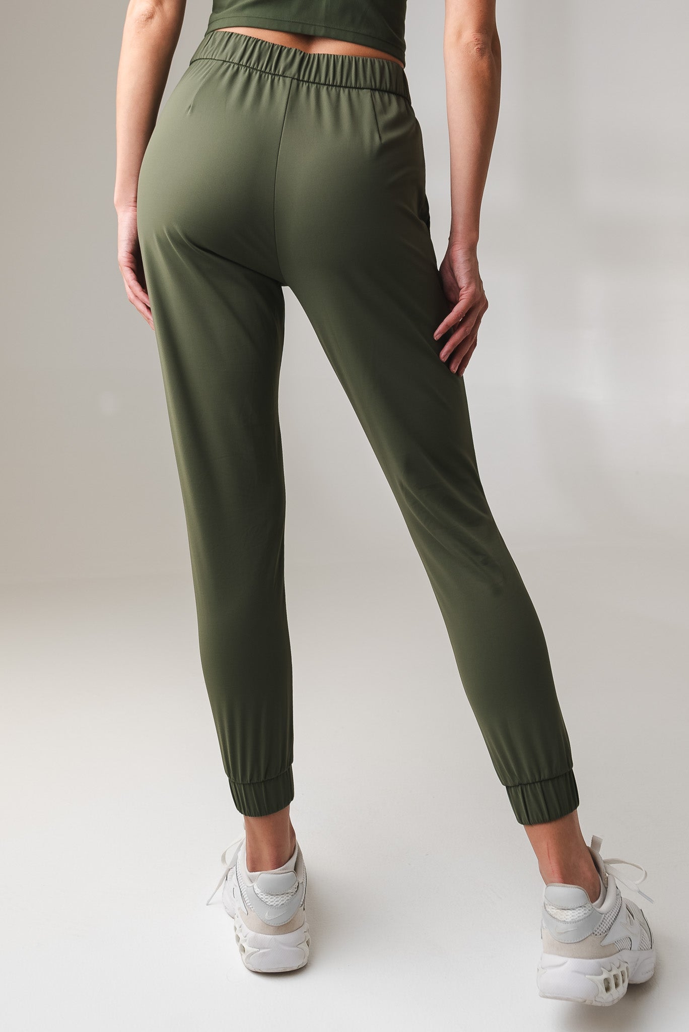 Vitality Nomad® Jogger - Olive