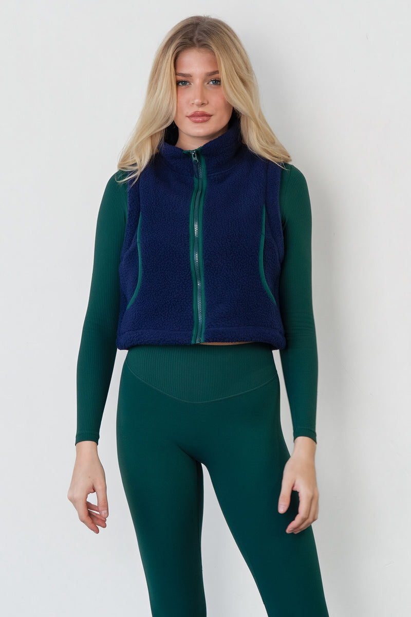 hyke FLEECE CROPPED VEST HYKE 23AW fleece cropped vest 【公式通販】