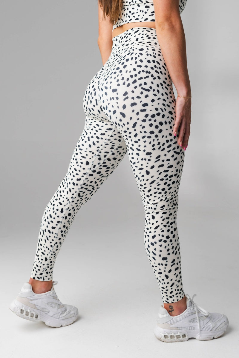 ZYIA Active Snow Leopard Print Brilliant Pocket 7/8 Leggings Size 14-16  White