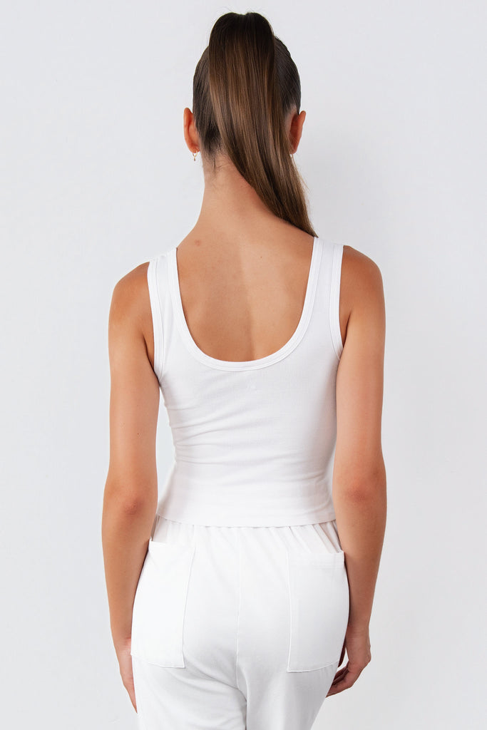 Vitality Basis® U Cropped Tank - Snow