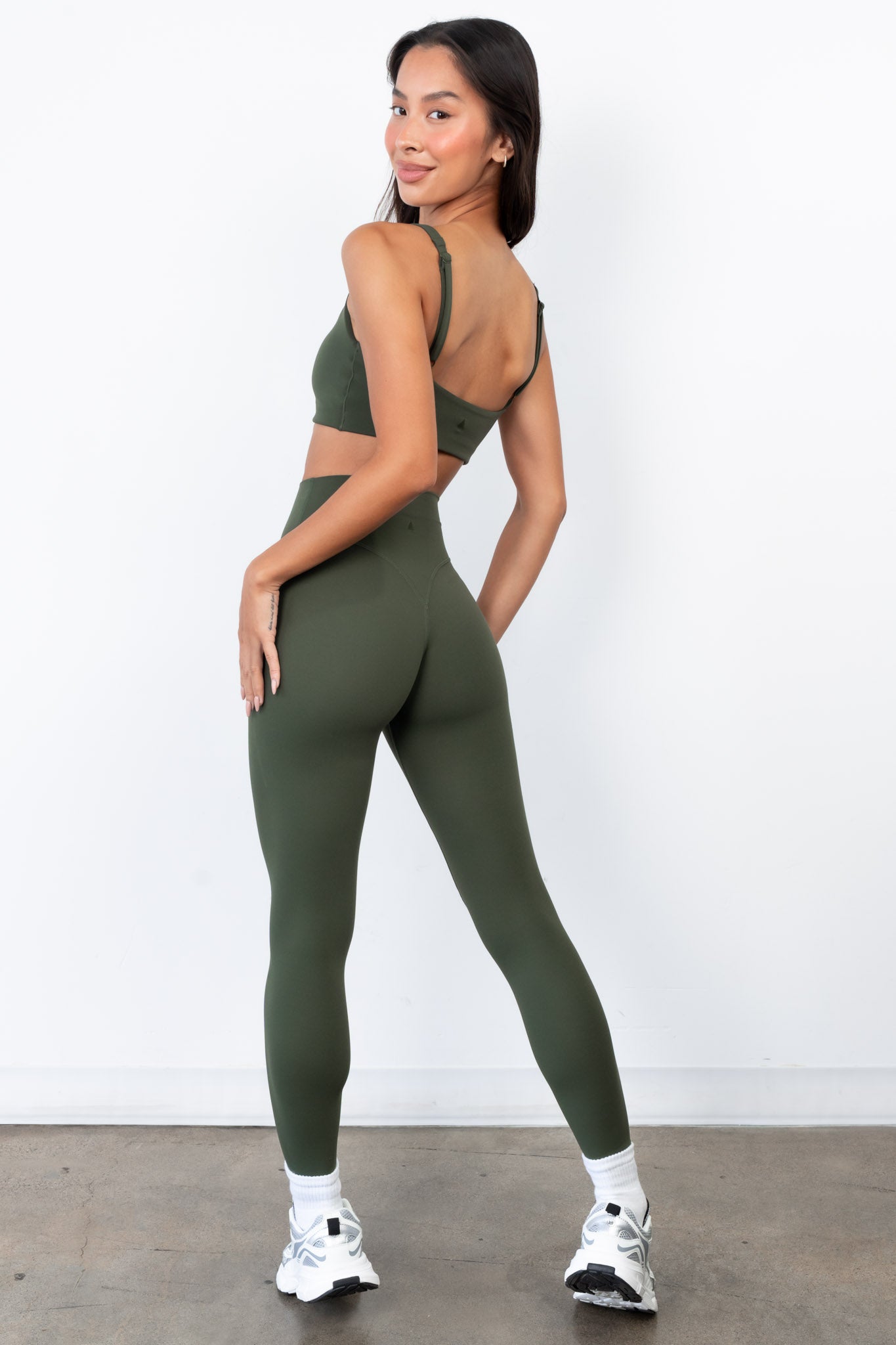 YOHEI OHNO vista leggings オリーブ Cloud II™ Pant - Women's Olive Green Leggings – Vitality Athletic