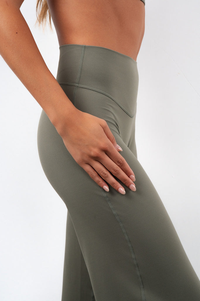 Cloud II™ Relaxed Trouser - Vetiver
