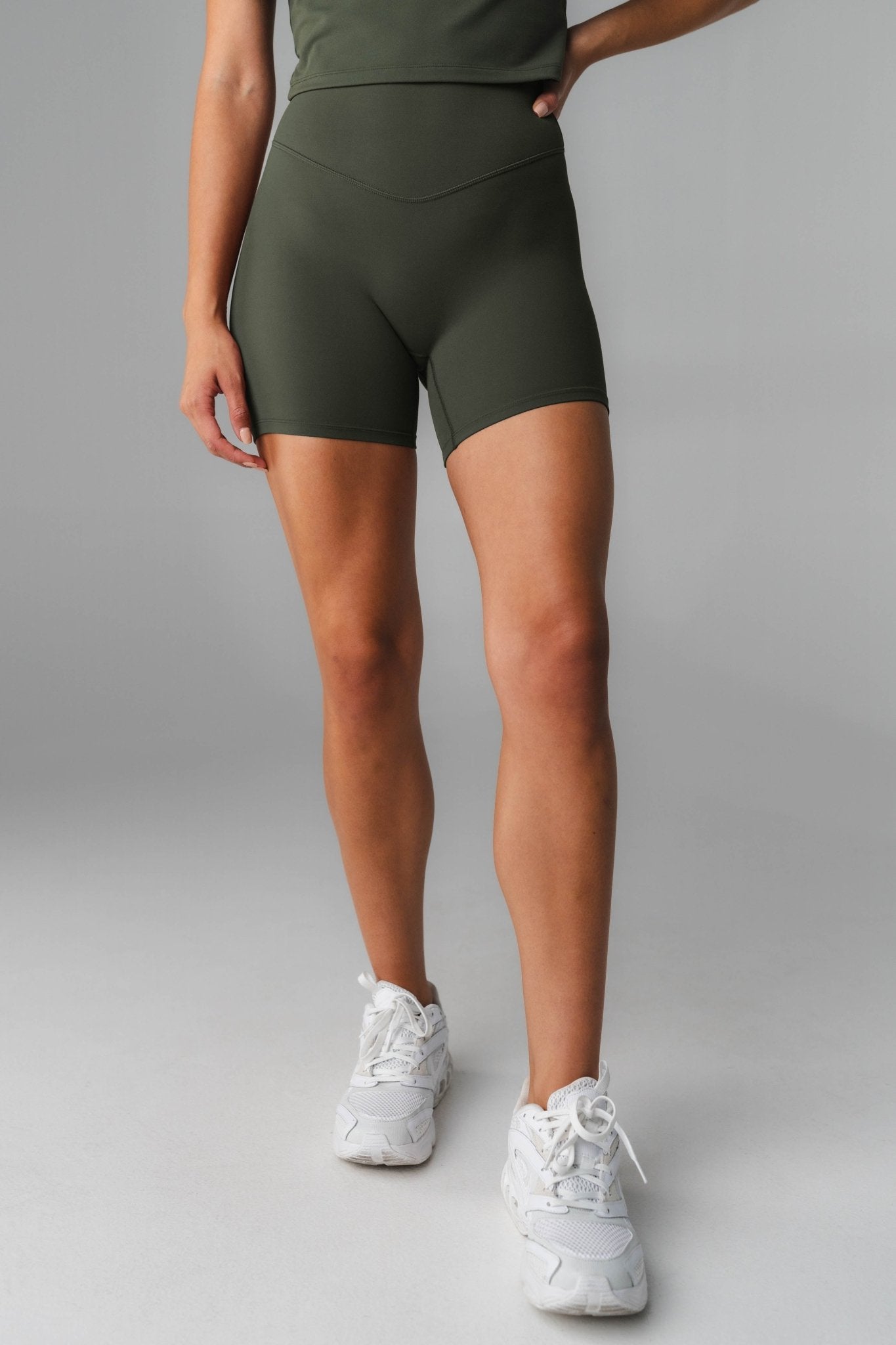 Olive green hot sale gym shorts