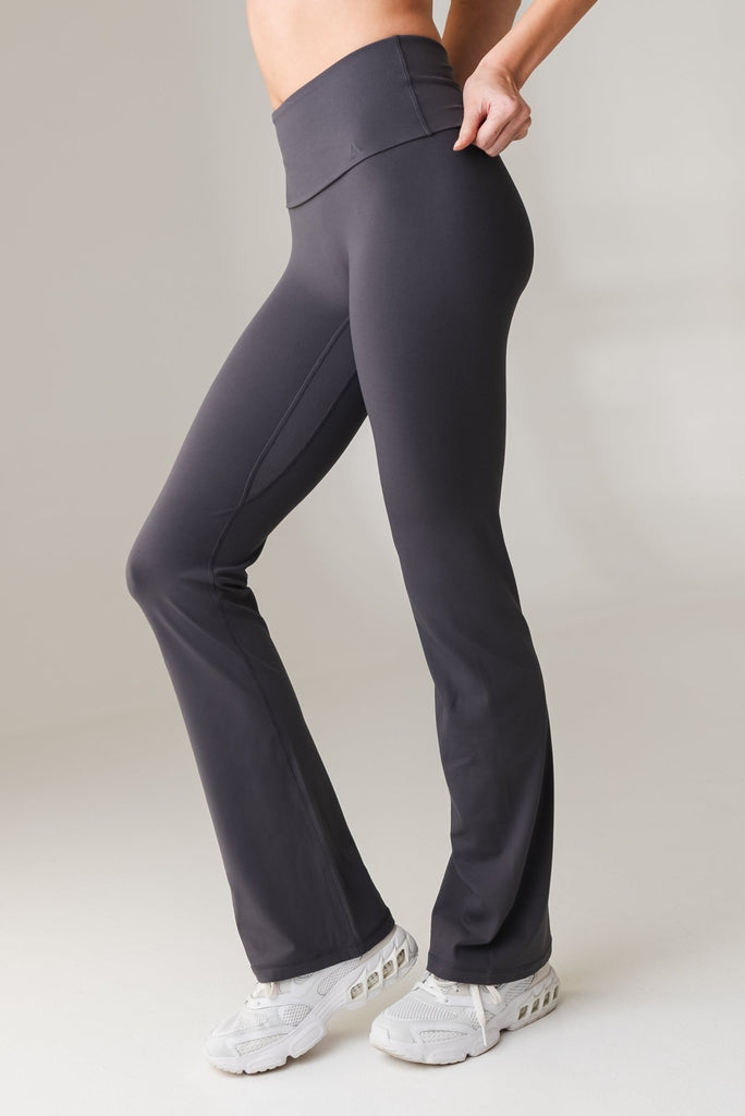 Lululemon Groove Pant III in Black Size 8 - Athletic apparel