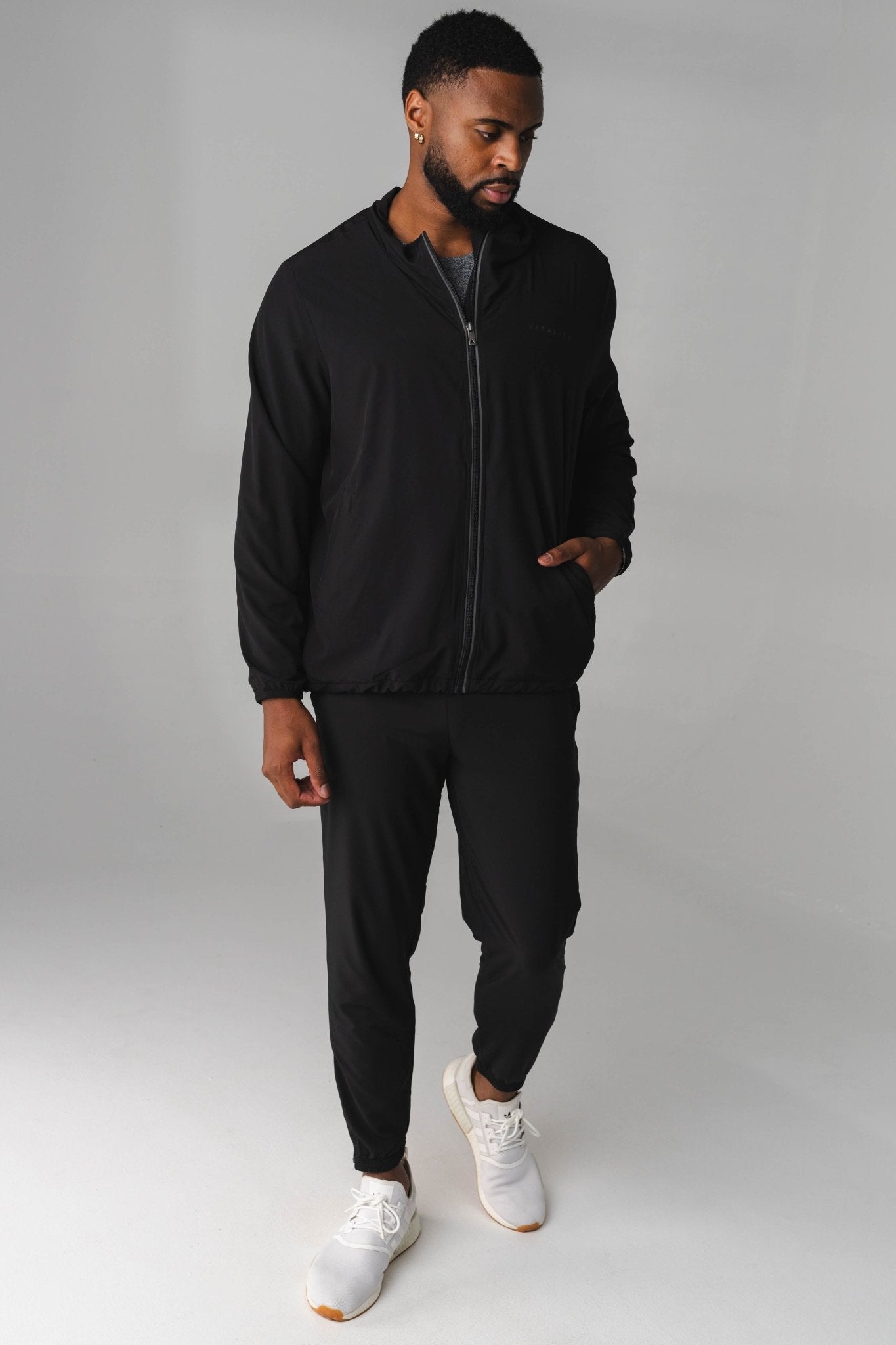 Vitality Prime Windbreaker - Men's Black Zippered Jacekt