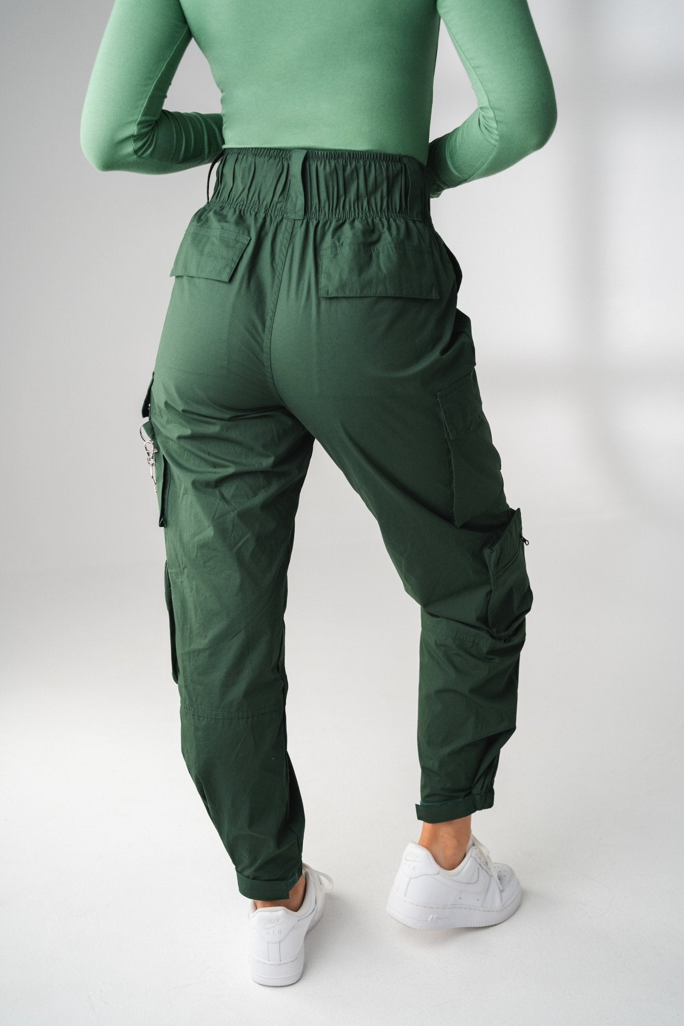 The Noa Cargo - Women's Green Jogger Pant – Vitality Athletic Apparel